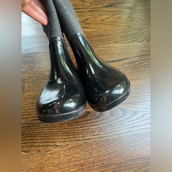 Michael Kors women rubber knee high boots size 8 - Picture 12 of 13